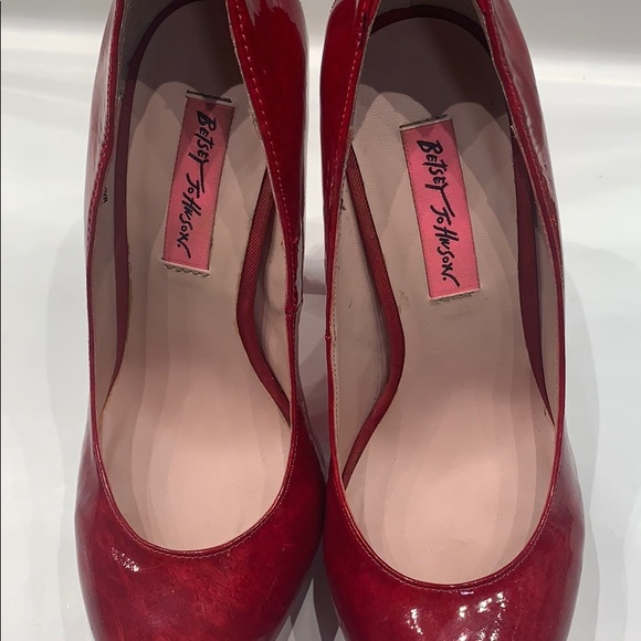 Red Heels - Picture 4 of 6